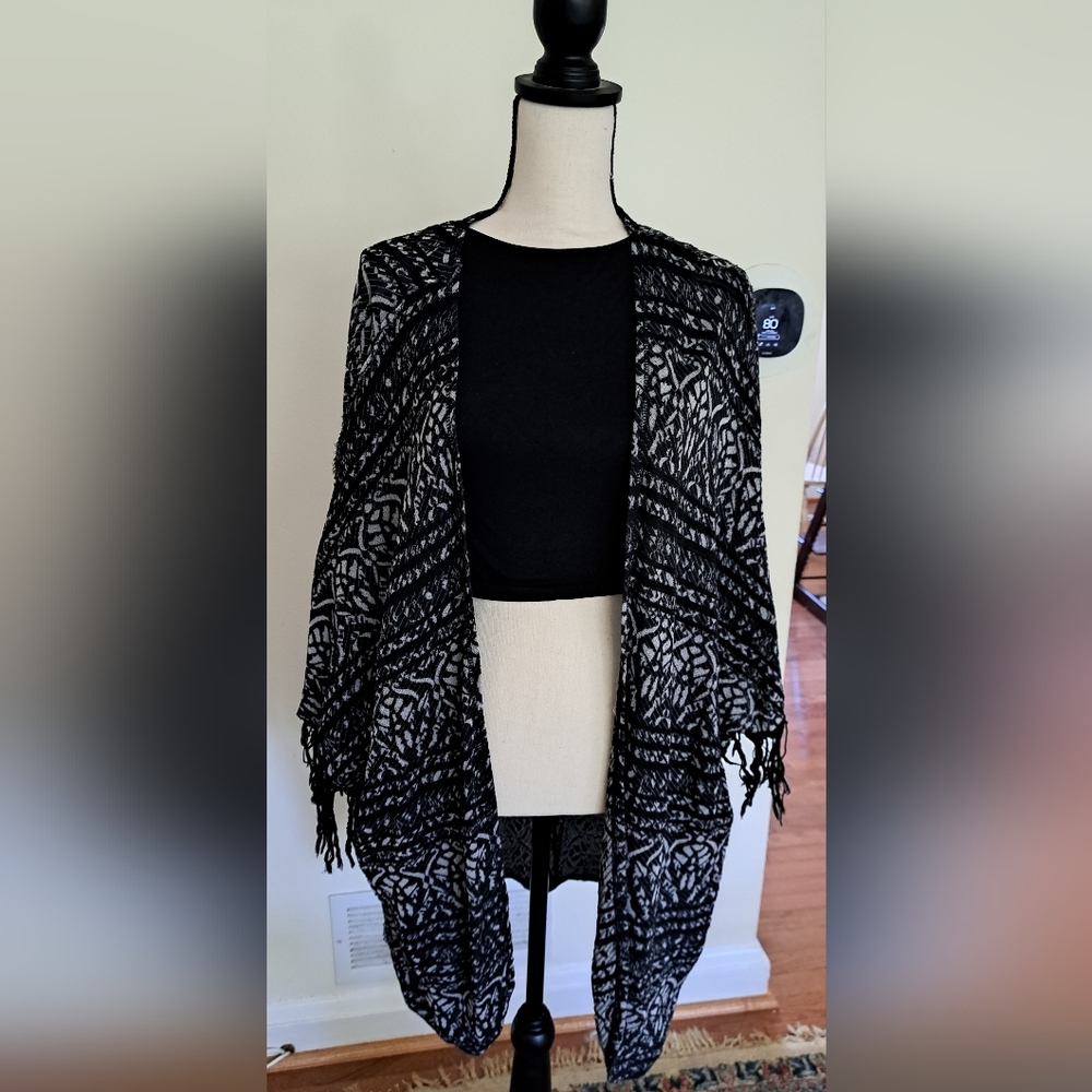 Black and Gray Patterned Women's Sweater